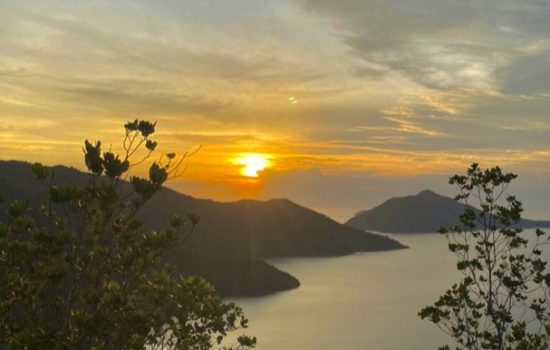 Menggapai Keheningan di Puncak Padamarang: Permata Tersembunyi Kolaka