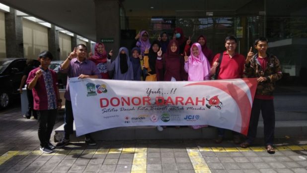 Komunitas AMI Bali Ajak Pengunjung CFD Donor Darah