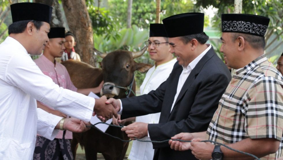 Bupati dan Forkopimda Serahkan Langsung Hewan Kurban