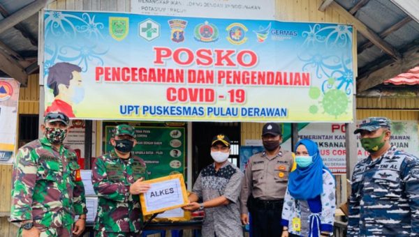 Tiba di Posal Derawan, Danguspurla Koarmada II Serahkan Alkes di Posko Penanganan Covid-19
