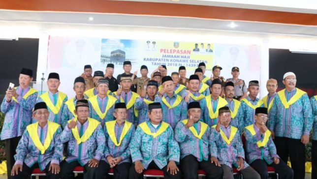 Lepas Jamaah Haji, Bupati Konsel Minta Daerahnya Didoakan