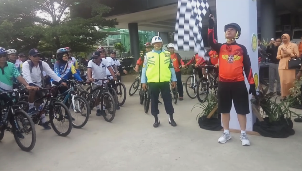 Marsakal Madya Basarnas Gowes di Kendari