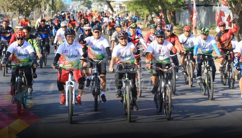 Ribuan Peserta Ambil Bagian pada Gowes Nusantara 2019 Etape Kendari