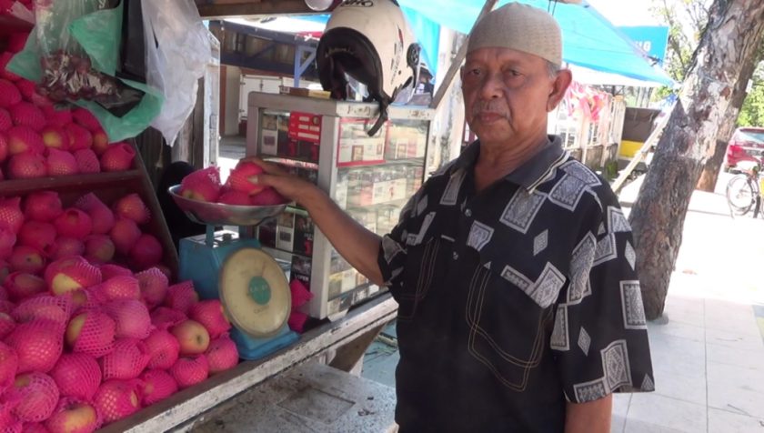 Pedagang Buah di Kolaka, Naik Haji Tahun Ini, Hasil Tabungan Selama 47 Tahun