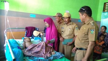 Ini Kata Wabup Konkep Saat Sambangi Anak Gizi Buruk