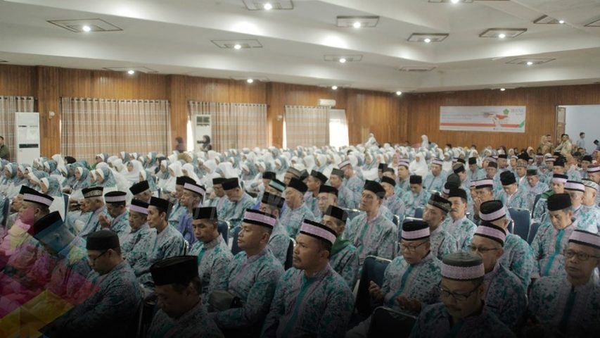 Wali Kota Kendari Dampingi Calon Haji Hingga ke Tanah Suci