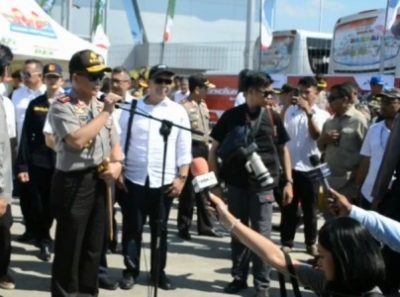 Kapolri Jenderal Polisi Tito Karnavian saat melakukan kunjungan kerja di Brebes dan memberikan keterangan pers terkait mudik tahun ini akan lebih baik dari tahun sebelumnya. FOTO : NURAKHMAWATI