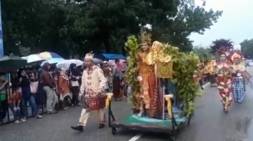 Di Carnaval 2018, Kontingen Konsel Mengangkat Tema "Kemilau Air Terjun Moramo"