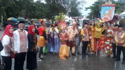 Di Carnaval 2018, Kontingen Konsel Mengangkat Tema "Kemilau Air Terjun Moramo"
