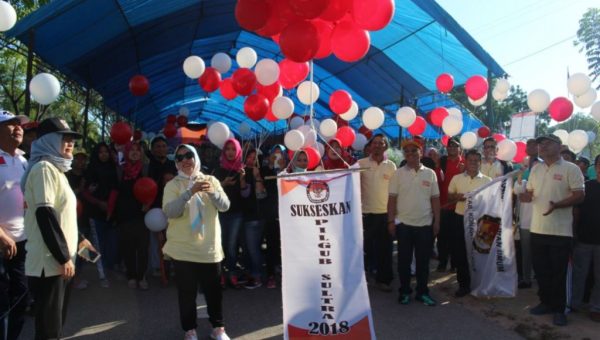 Ikuti Jalan Santai Sadar Pemilu, Ini Penegaan Bupati Konsel