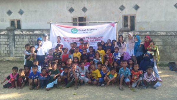 ﻿Gobak Sodor dan Lari Bakiak Warga Palabusa Meriahkan HUT ke 74 RI