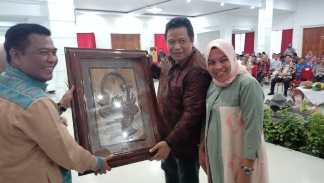 Kajari Muna Berganti, Bupati: Banyak Pelajaran Berguna Didapatkan