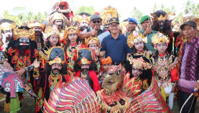 Sambut HUT RI ke 73, Buke Konsel Gelar Karnaval Budaya