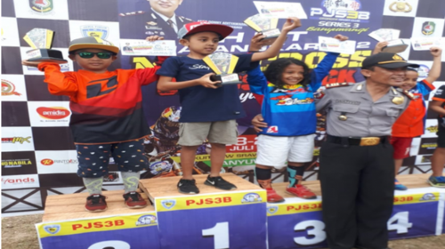 Motor Cross Open Turnamen, Marvin Vilopito, Siswa SD di Kendari Ini Naik Podium