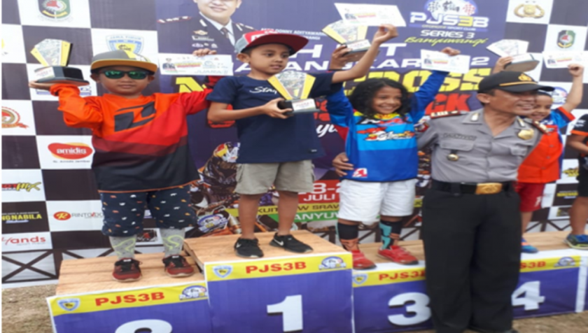 Motor Cross Open Turnamen, Marvin Vilopito, Siswa SD di Kendari Ini Naik Podium