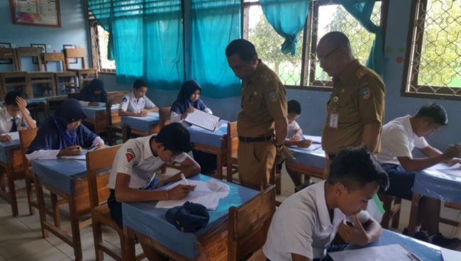 Wabup Konsel Pantau Langsung USBN