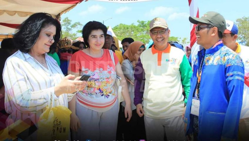 Walikota Sulkarnain Buka Festival Pantai Nambo