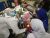 dokter ahli mata di RS dr Sardjito saat melakukan Deteksi Dini Glaukoma Sebelum Alami Buta Permanen. FOTO : NADHIR