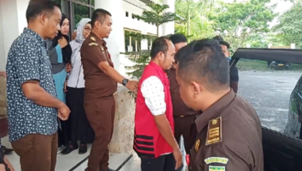Kejari Konsel Tahan Tiga Tersangka Proyek Padang Pengembalaan Ternak