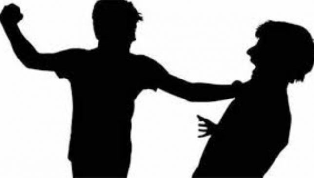Paslon Bupati Kolaka ini Diduga Dilecehkan, Pendukung Baku Pukul