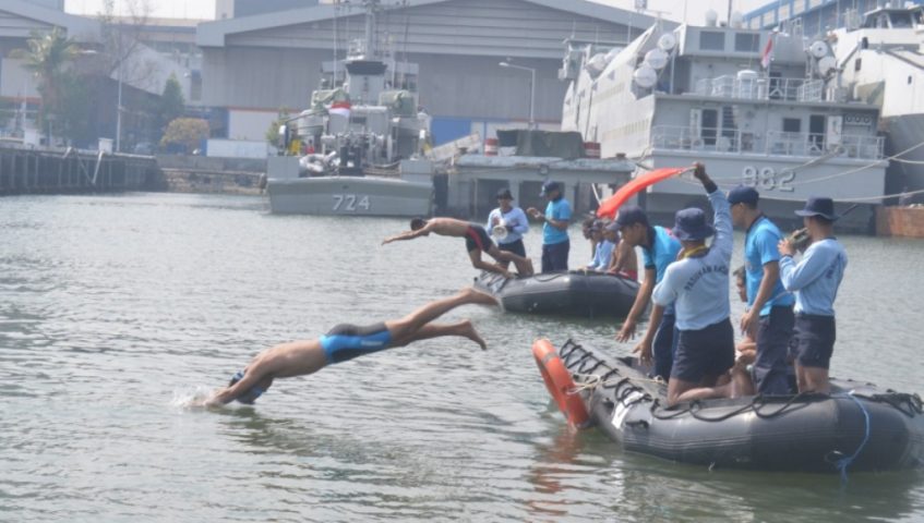 Renang Estafet 1.500 Meter Meriahkan Hari Armada 2019