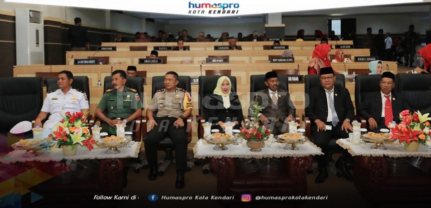 Rapat Paripurna Istimewa, Mendengarkan Pidato Presiden