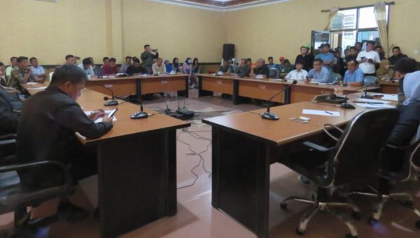 DPRD Konsel Gelar RDP Antara PT Ifishdeco dan Masyarakat Tinanggea