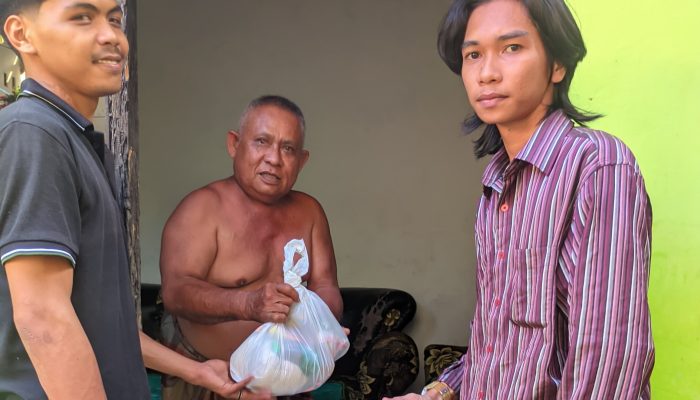 HMPS Ilmu Politik UHO Tunjukan Kepeduliannya Kepada korban Banjir