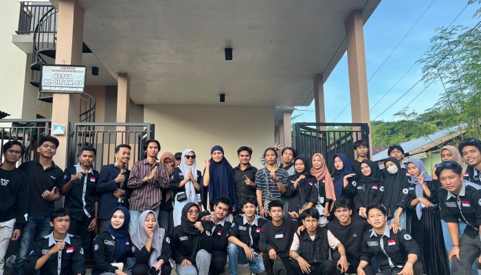 HMPS Ilmu Politik UHO Tunjukan Kepeduliannya Kepada korban Banjir