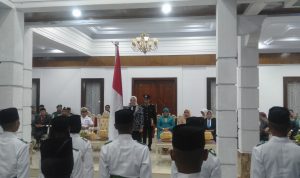 Ilmiati Daud Kukuhkan Anggota Paskibraka di Wakatobi