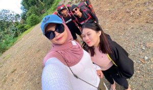 Momen HUT RI Ke-79, PAP Wawonii dan JELAJAHPELOSOK Kibarkan Benderah Merah Putih di Wisata Wawonii