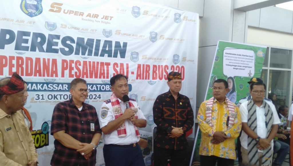 Pemkab Sambut Penerbangan Perdana Pesawat Super Air Jet di Wakatobi