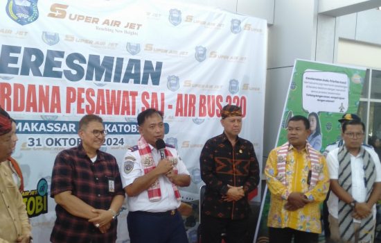 Pemkab Sambut Penerbangan Perdana Pesawat Super Air Jet di Wakatobi