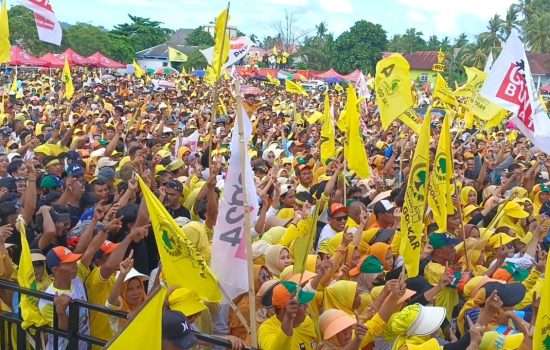 Padat, Ribuan Pendukung Hadiri Kampanye Akbar Paslon Harum