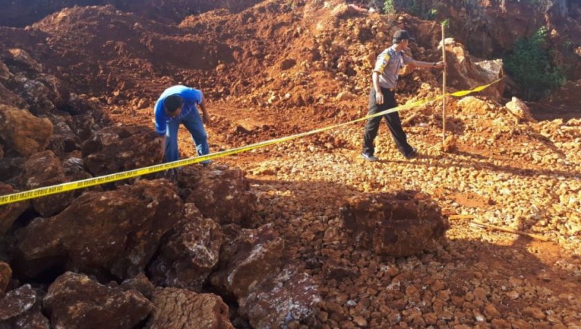 Menambang di Hutan Produksi, Polsek Pondidaha Amankan Kades Puundoho