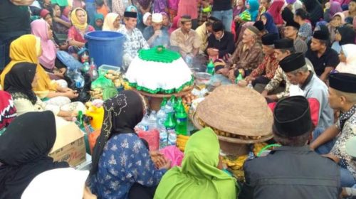 Tokoh Adat Muna Gelar Ritual Ka Ago-Ago, Tolak Ular Piton Telan Manusia