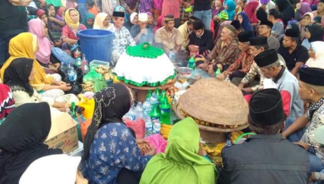 Tokoh Adat Muna Gelar Ritual Ka Ago-Ago, Tolak Ular Piton Telan Manusia