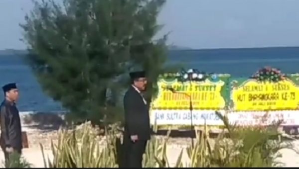 ﻿Jadi Inspektur Upacara HUT Bhayangkara, Arhawi Sampaikan Amanat Jokowi