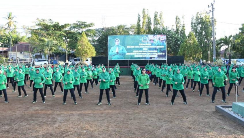 Ketua Persit KCK PD XIV/Hasanuddin Tatap Muka dengan Persit Kodim Buton
