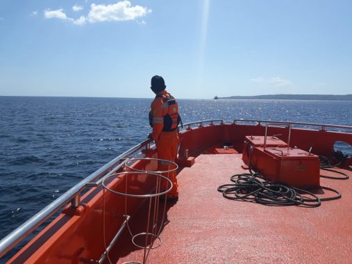 Kapal Terbakar di Perairan Talaga Pulau Siompu Busel