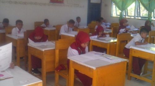 Dinas PK Koltim Dinalai Lalai, Cetak Soal SMP/MTs Untuk Siswa SD