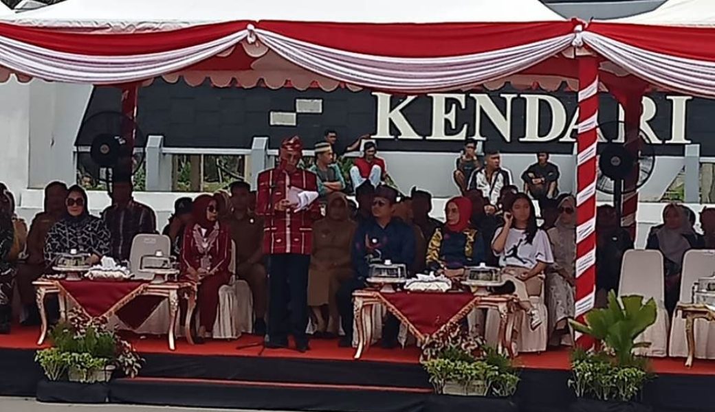Sekda Sultra, Mewakili Gubernur Pada Pembukaan Pawai Budaya Se-Sultra