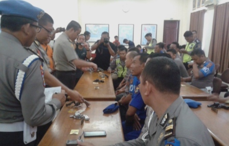 Senpi Milik Polisi Ini Diperiksa, Ada Ya