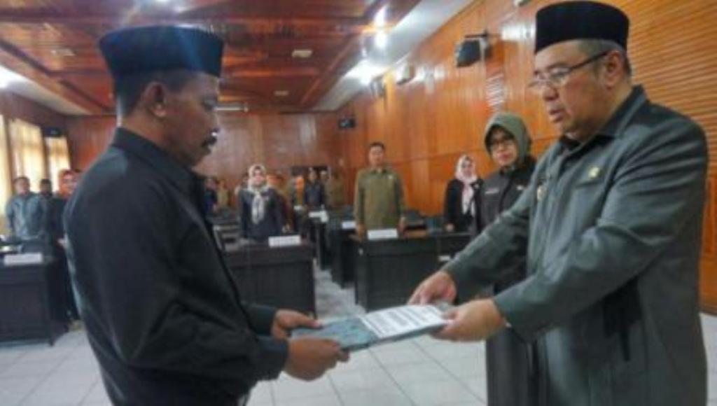 Paripurna, Materi Perda APBD-P 2017 Diserahkan