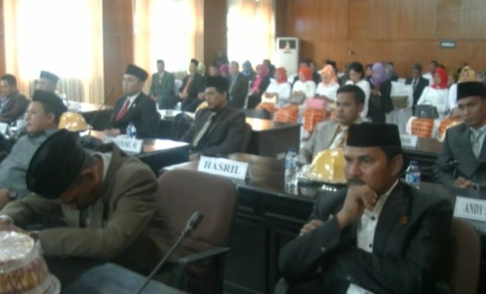 Anggota DPRD Kota kendari saat menggelar sidang Paripurna. FOTO : FEBRI