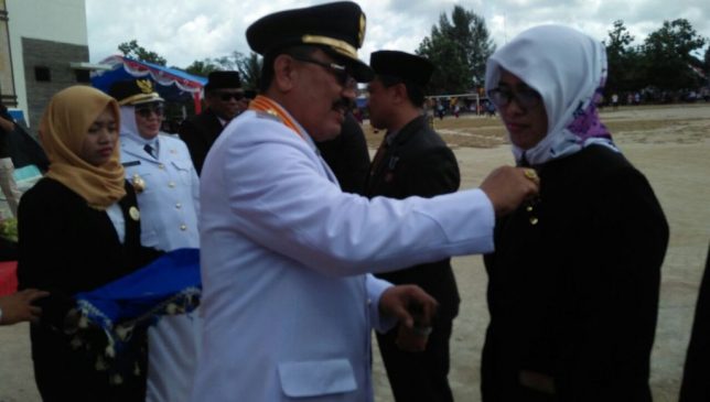 Momen HUT RI, 134 ASN Wakatobi Terima Penganugerahan Satya Lancana