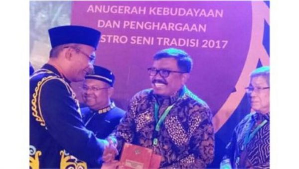 Pemkab Wakatobi Terima Anugerah Kebudayaan dari Kemdikbud RI