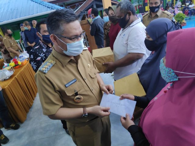 Wali Kota Apresiasi Pembagikan Tablet SMPN 9 Kendari 